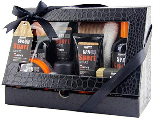 BRUBAKER Cosmetics Spa Sport Musk 8 tlg. Pflegeset für Männer mit Duschgel, Shampoo, Deo, Gesichtscreme, Peeling, Body Lotion, Seife + Waschlappen in Geschenkverpackung